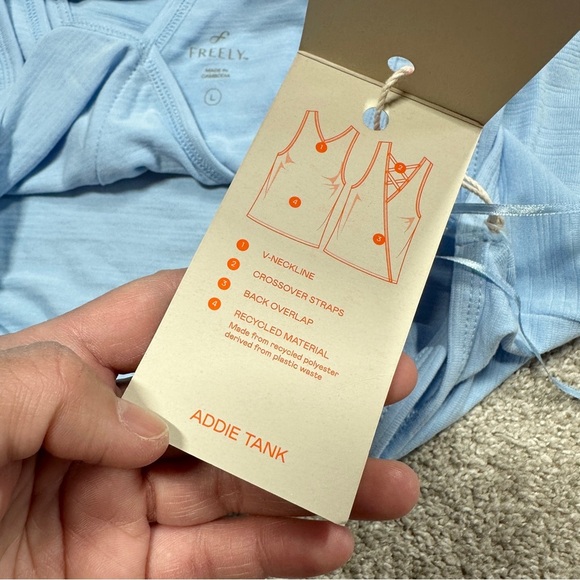 NWT Freely Women’s Addie Tank Top Sleeveless V-Neck Outdoor in Clear Sky Blue L - Picture 9 of 13